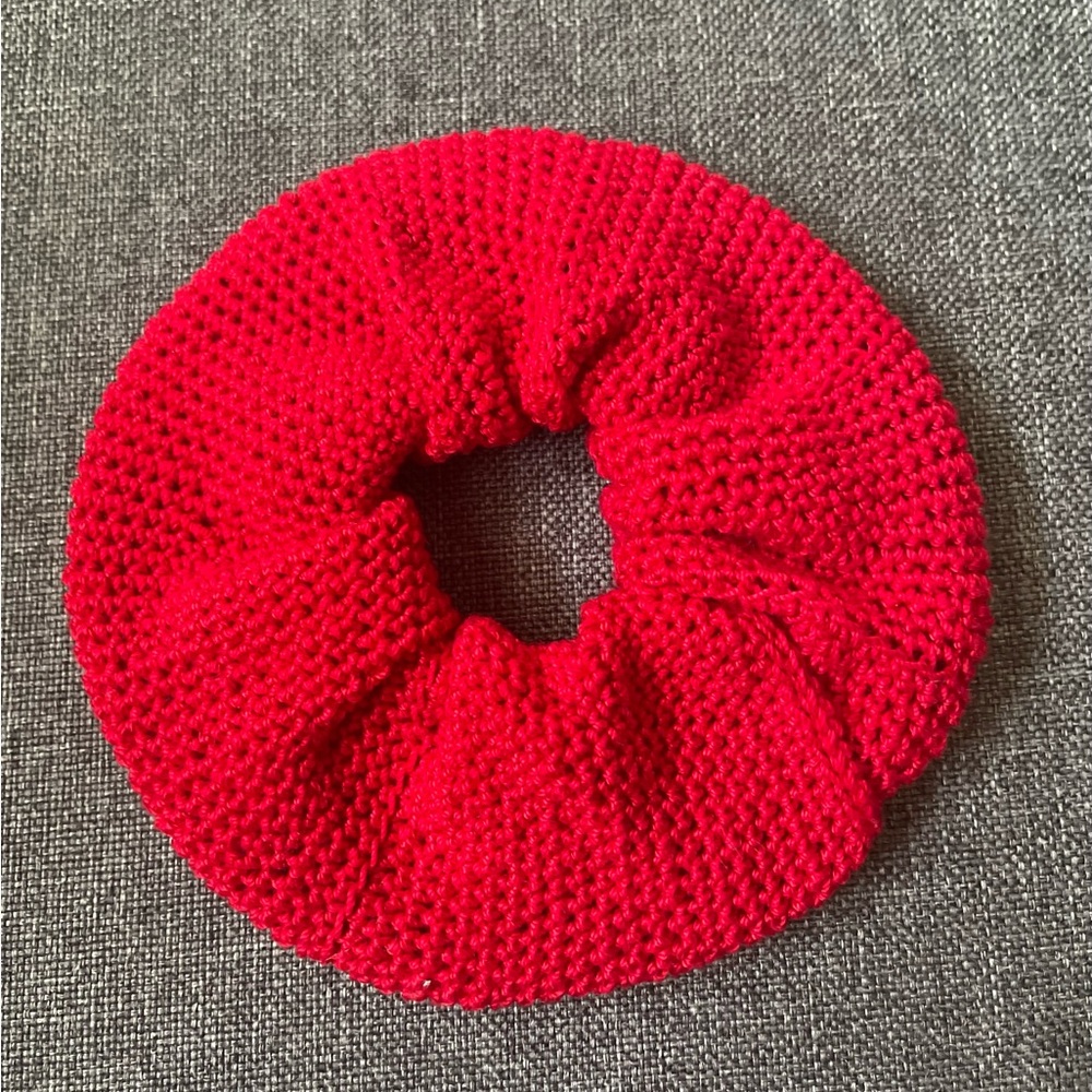 NEW WITHOUT TAG HANDMADE CROCHET DONALD HAIR BOW FOR GIRLS.